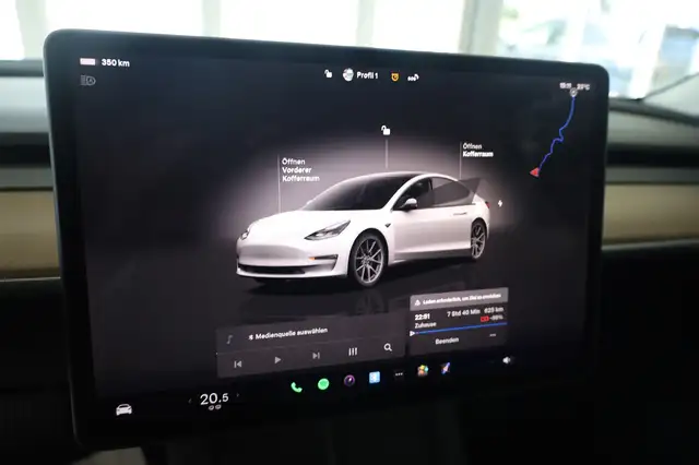 Tesla Model 3 view 16