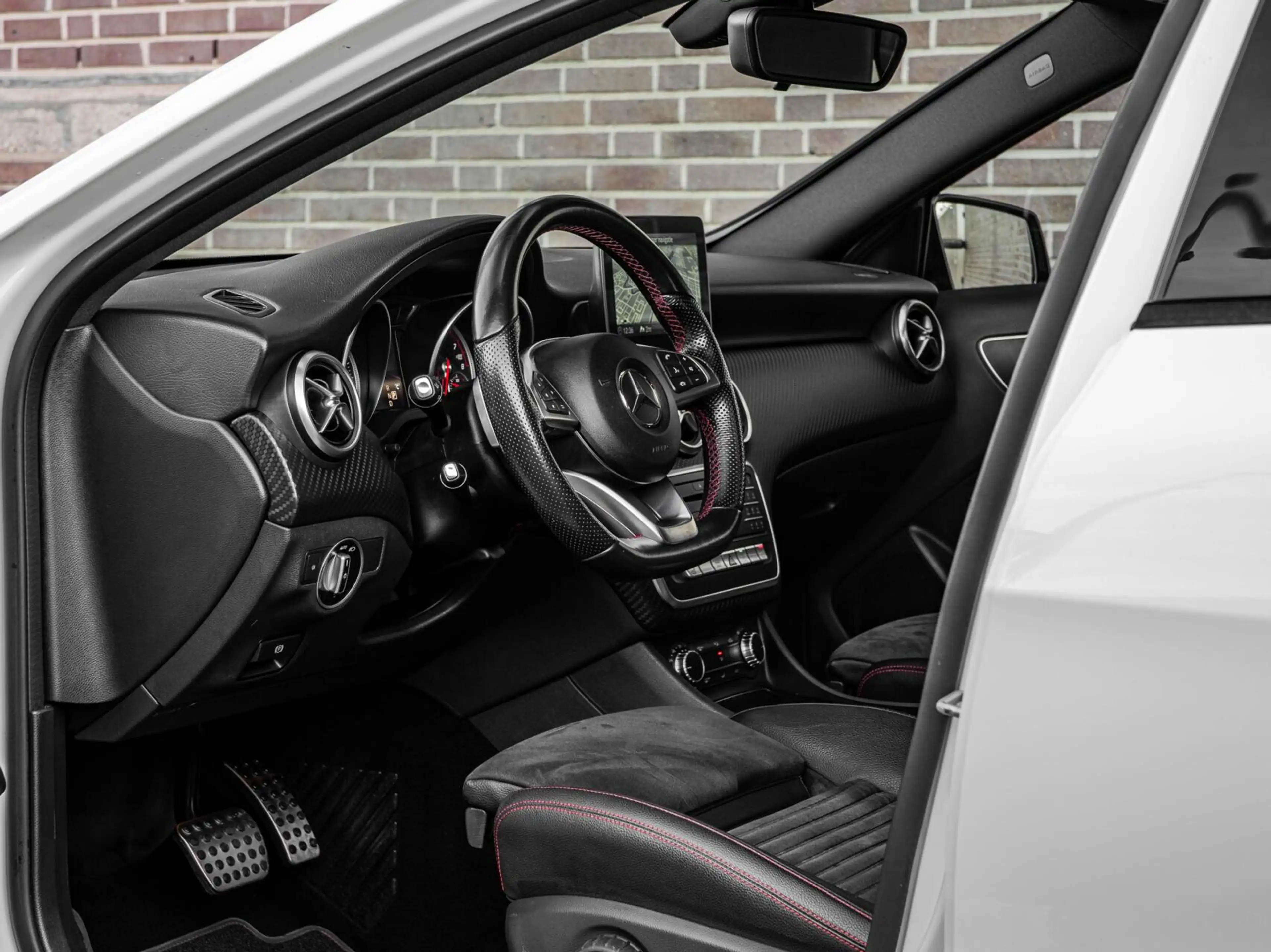 Mercedes-Benz A 200 Ambition — photo 10