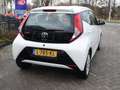 Toyota Aygo 1.0 VVT-i x-play GR. SCHERM | CARPLAY | AIRCO | BT Blanc - thumbnail 3