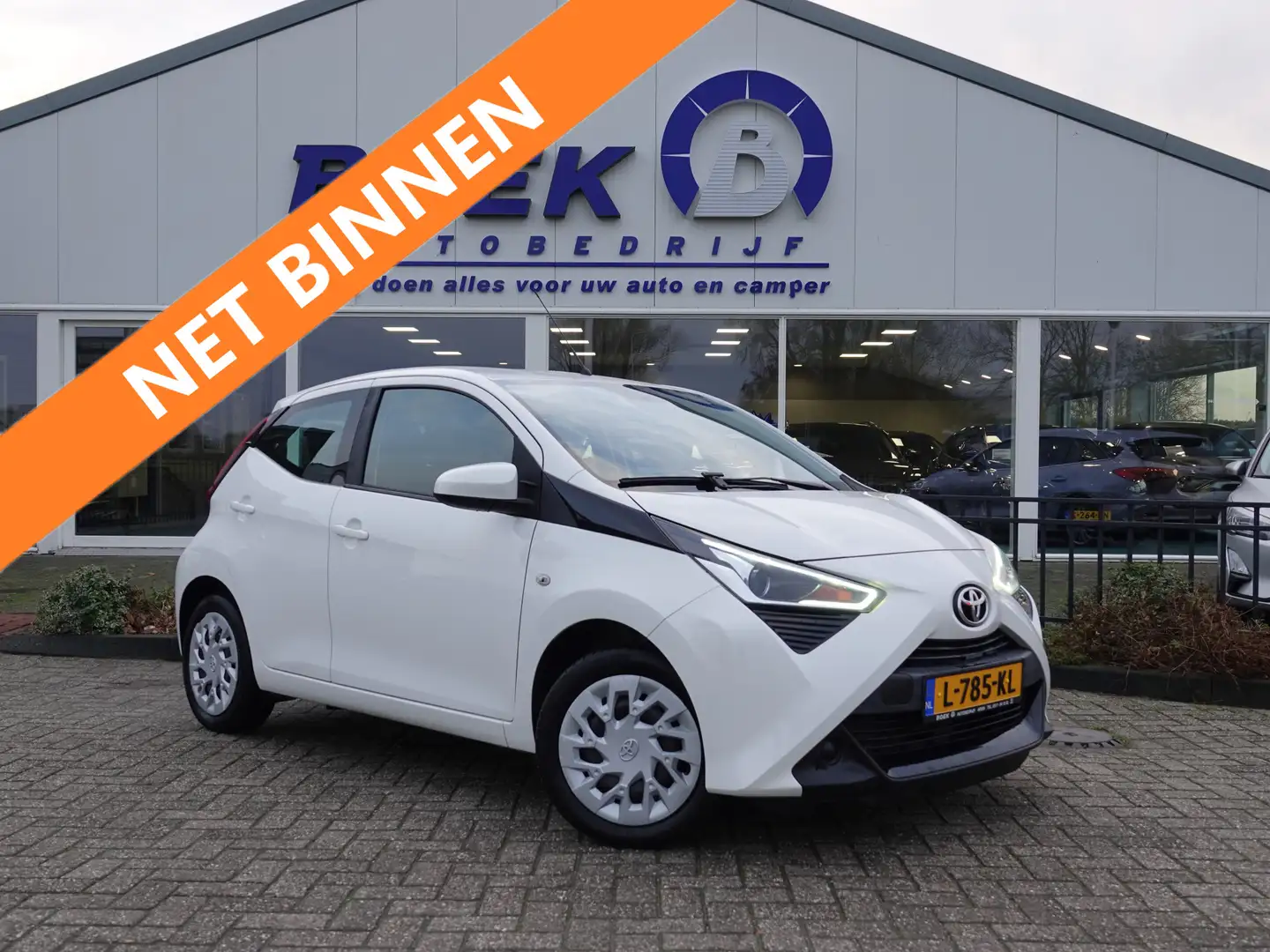 Toyota Aygo 1.0 VVT-i x-play GR. SCHERM | CARPLAY | AIRCO | BT Blanc - 1