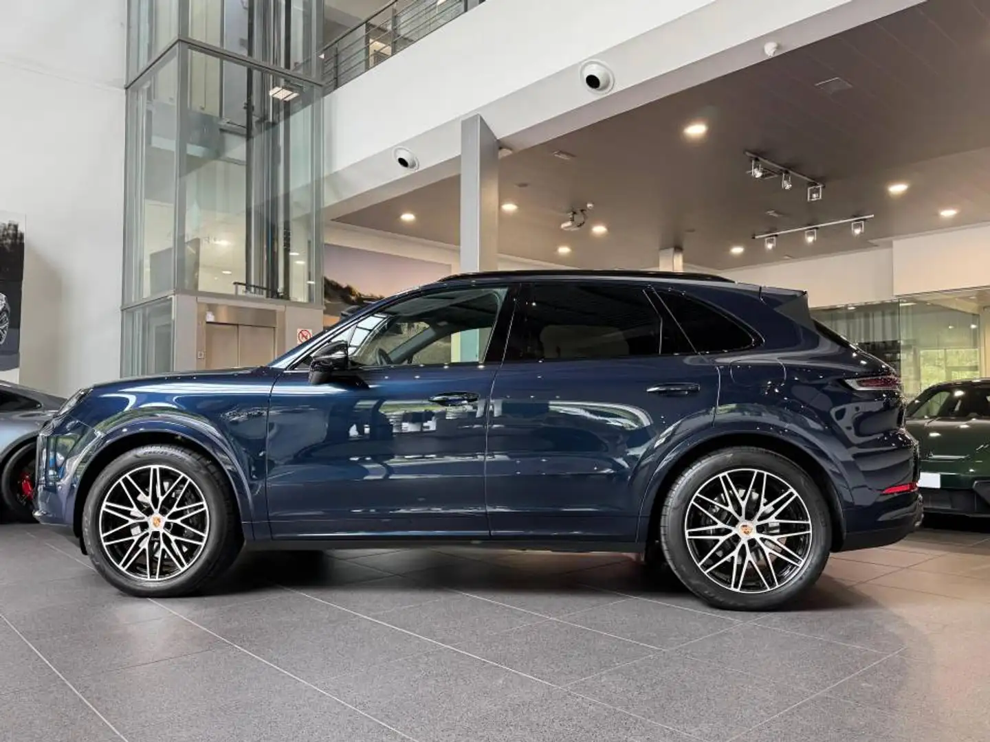 Porsche Cayenne E-Hybrid Aut. Azul - 2