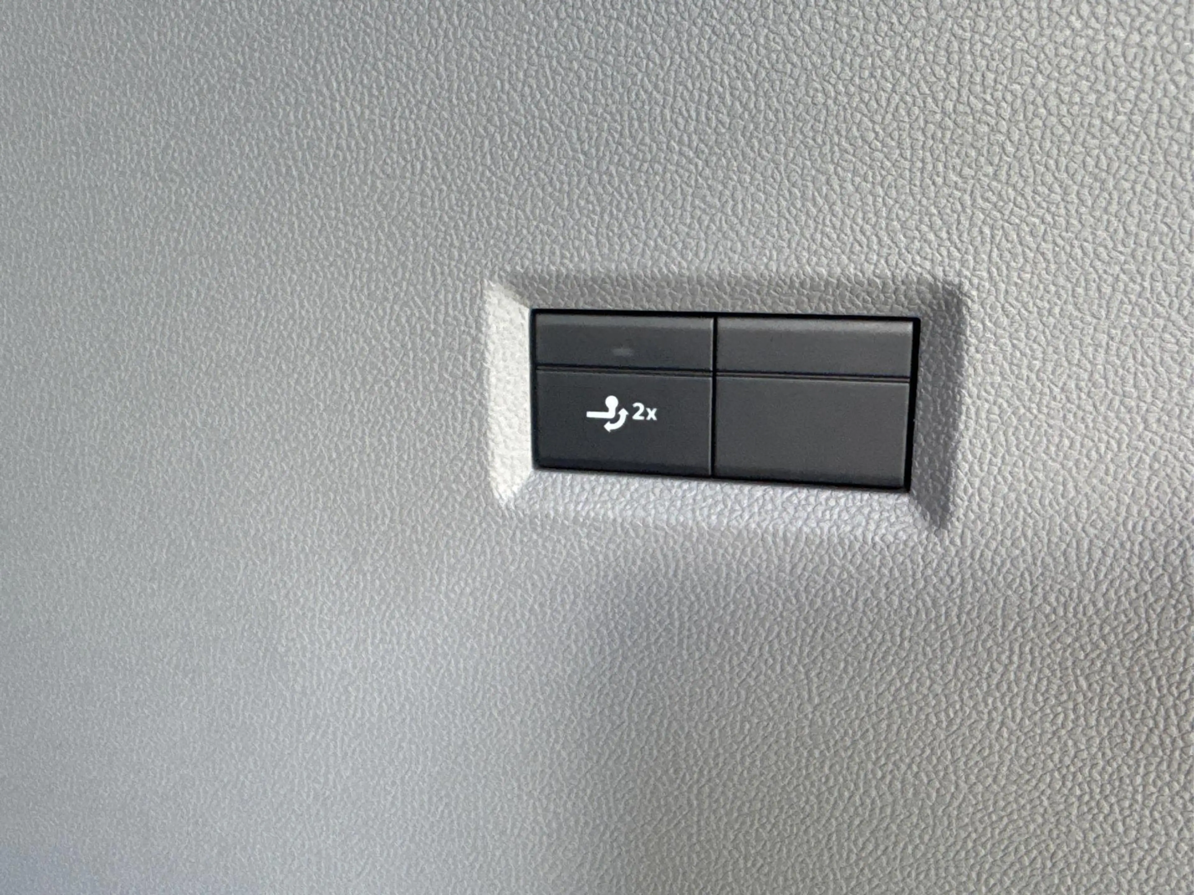 Volkswagen T7 Caravelle Basis LR 9-Sitzer+AHK+LED+KAM+PDC+SHZ+ALU+GJR 2... — photo 12