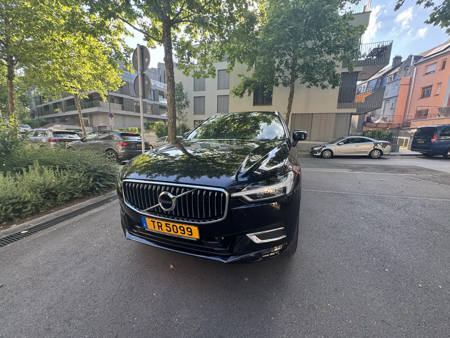 Volvo XC60 B4 D AWD Geartronic Inscription Noir - 2