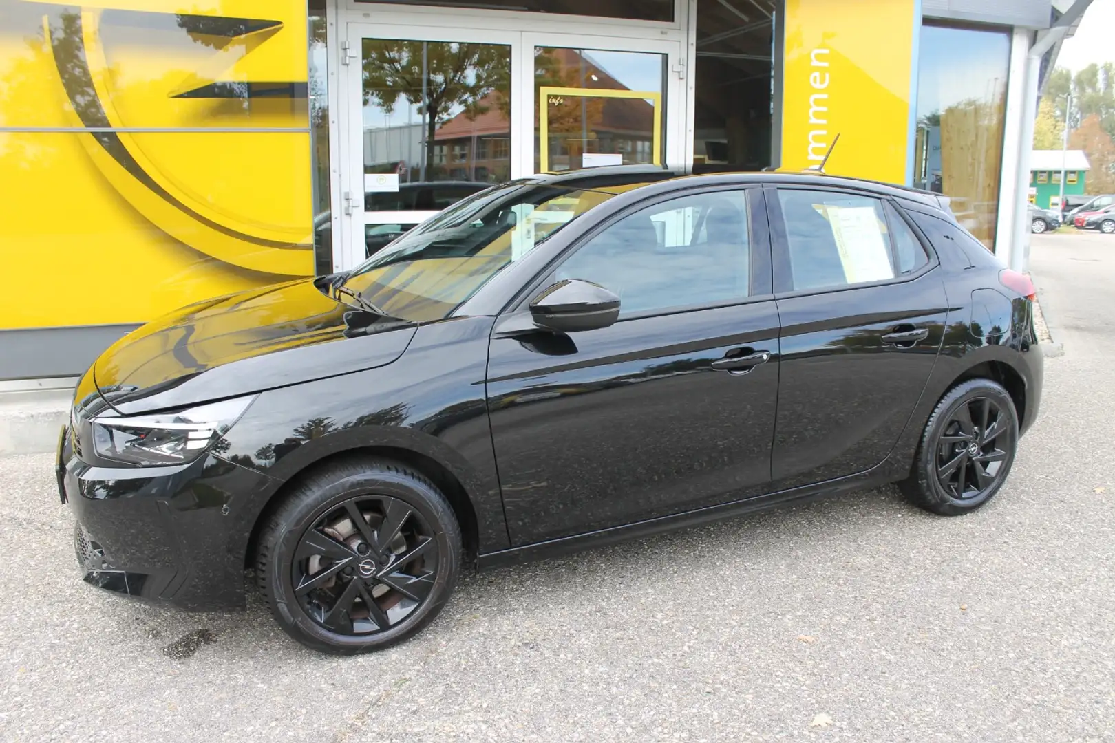 Opel Corsa 1.2 Turbo GS KAMERA|SHZ|LRHZ|ALU|PDC|USB Schwarz - 2