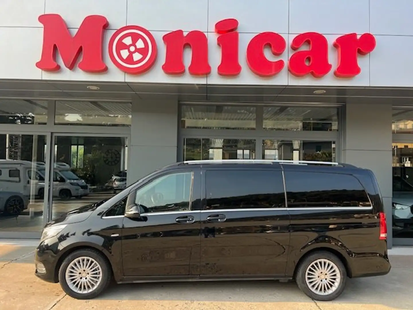 Mercedes-Benz V 250 V Long 250 d Avantgarde auto 360-PELLE-GANCIO Nero - 1