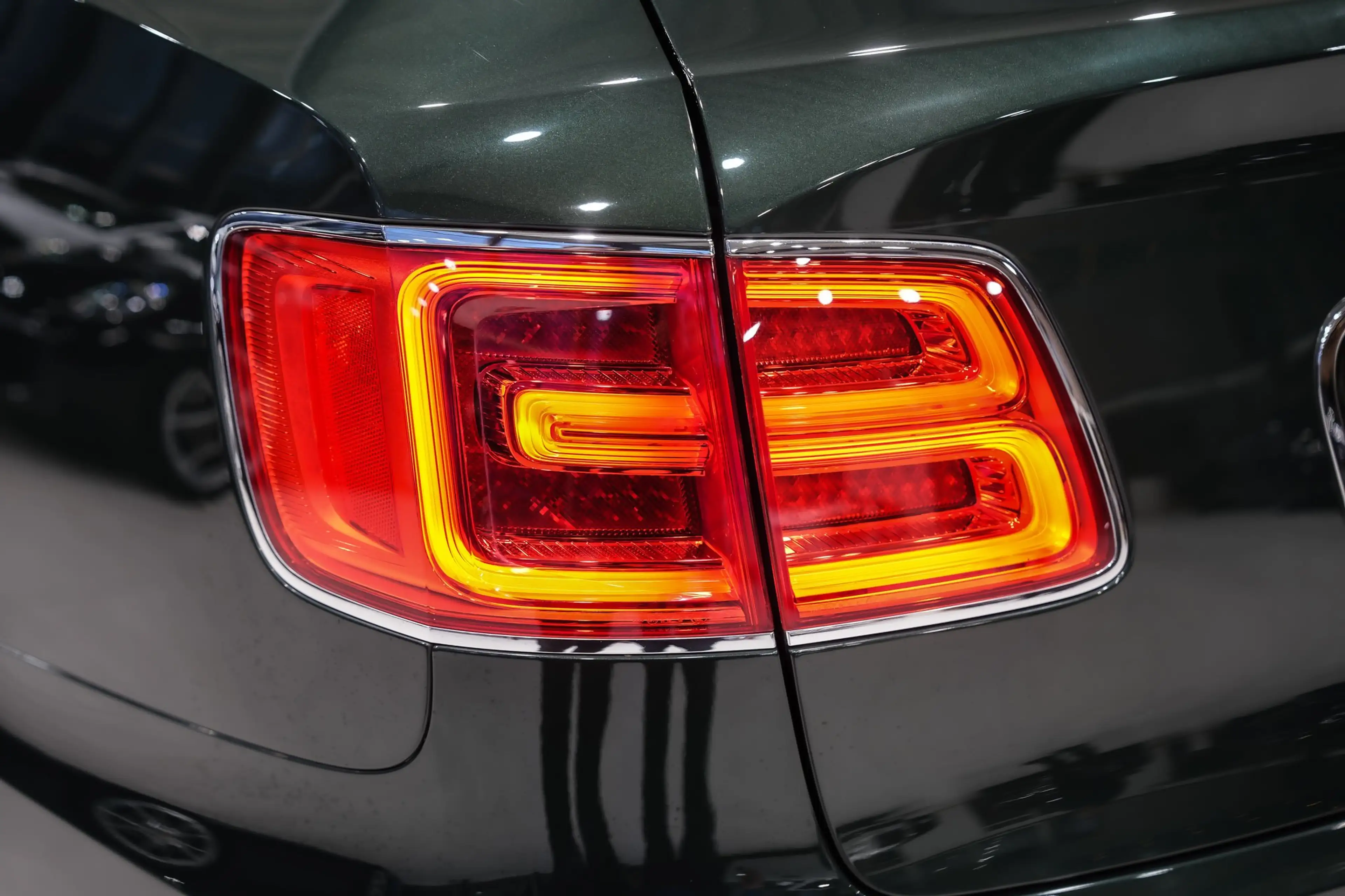 Bentley Bentayga V8*NACHTSICHT*360*MASSAGE*HEAD-UP*PANO* — photo 12