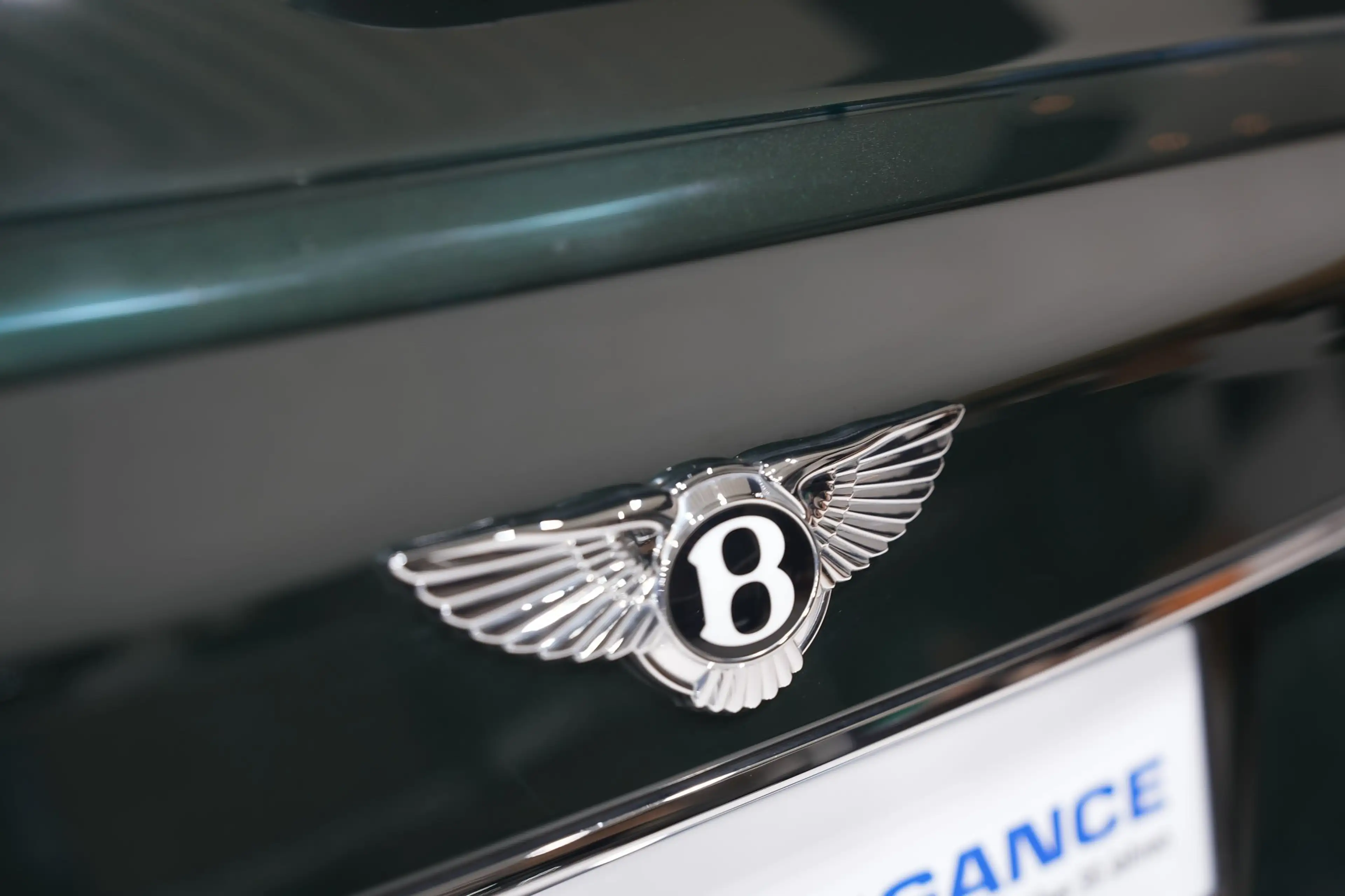 Bentley Bentayga V8*NACHTSICHT*360*MASSAGE*HEAD-UP*PANO* — photo 13