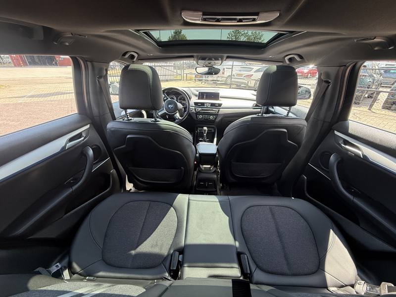 BMW X2 xDrive25e automaat full options M sport pakket pan — photo 11