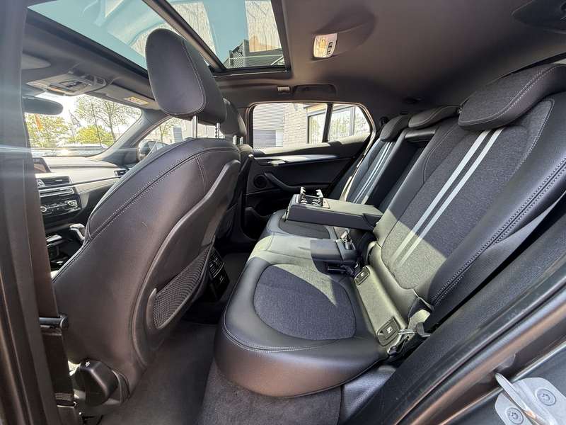 BMW X2 xDrive25e automaat full options M sport pakket pan — photo 12