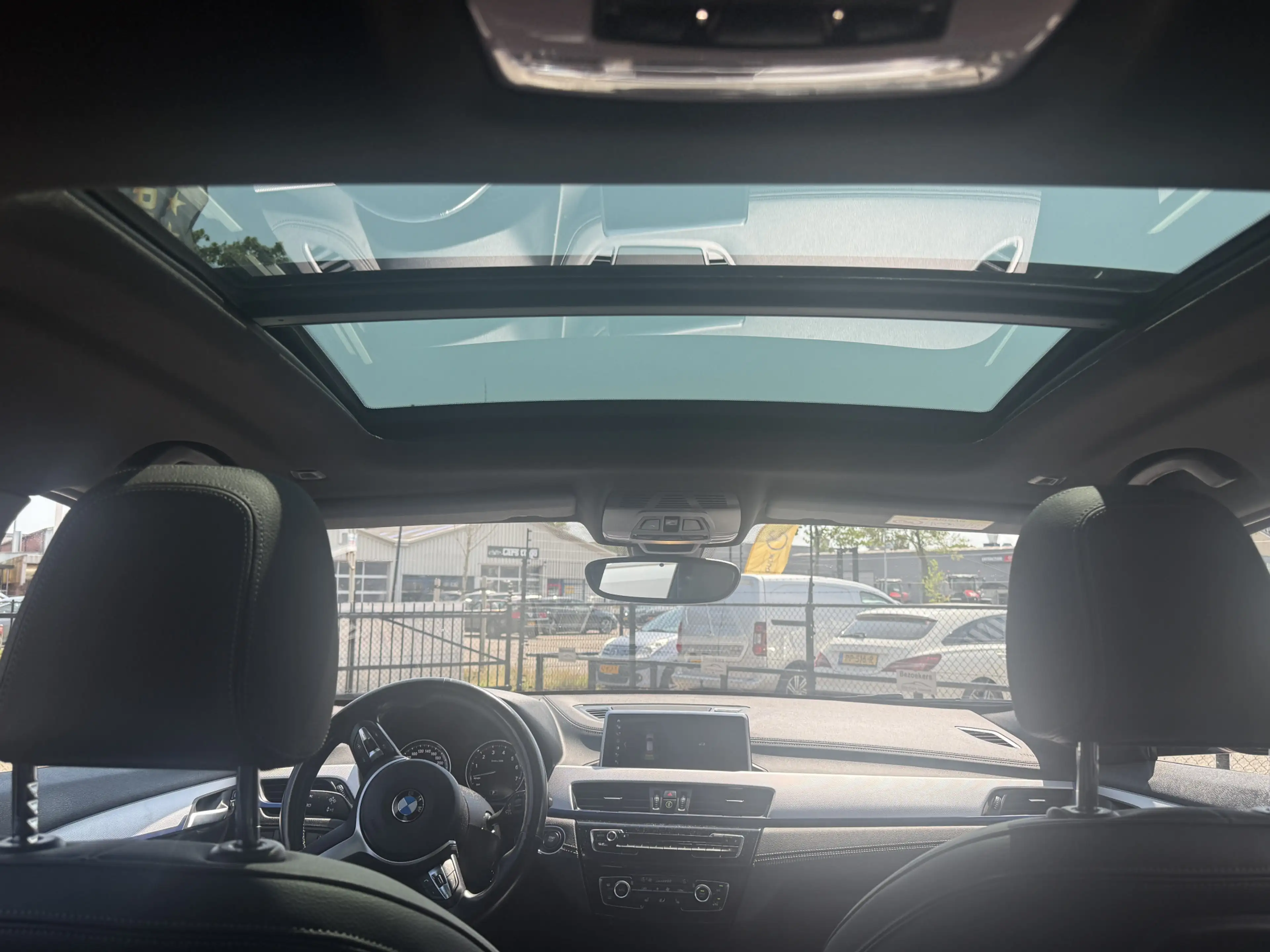 BMW X2 xDrive25e automaat full options M sport pakket pan — photo 10