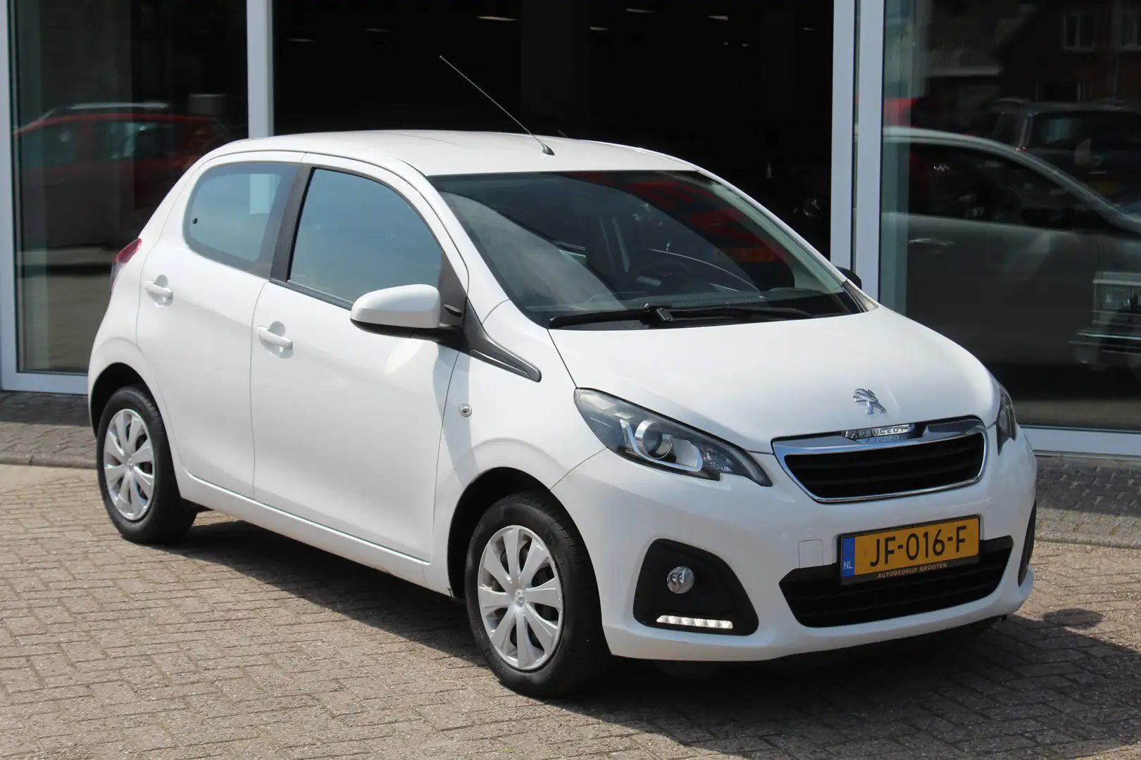 Peugeot 108 1.0 e-VTi Active PACK PREMIUM Weiß - 2
