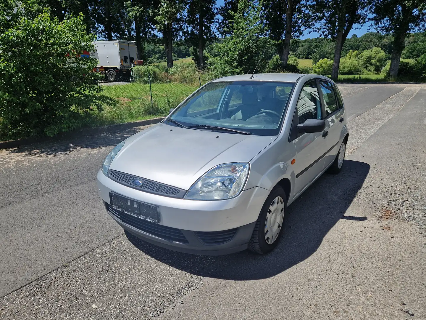 Ford Fiesta Ambiente 1.4 TÜV 08/2025 KLIMA Silber - 1