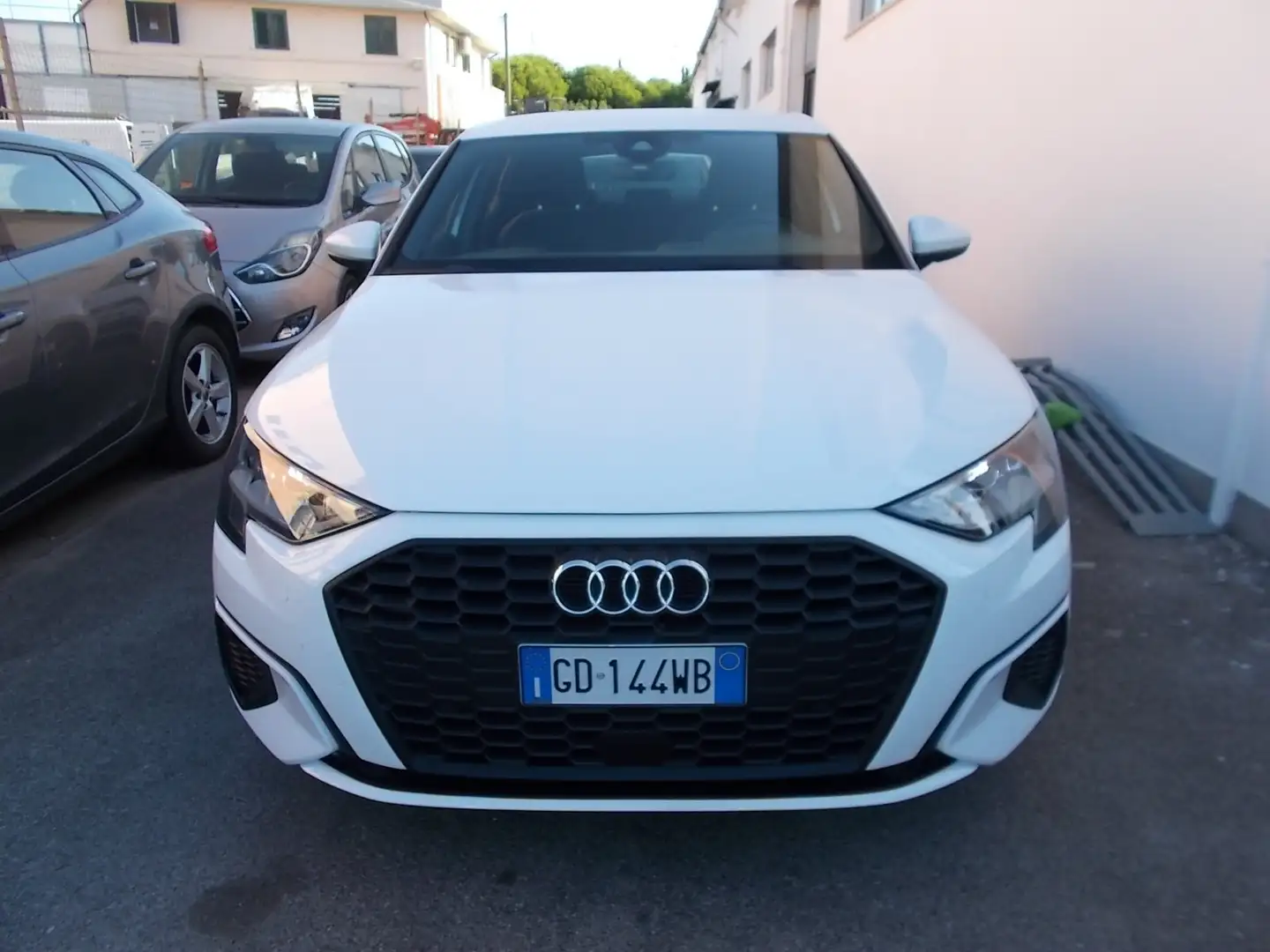 Audi A3 Sportback 35 2.0 tdi Business s-tronic Bianco - 2
