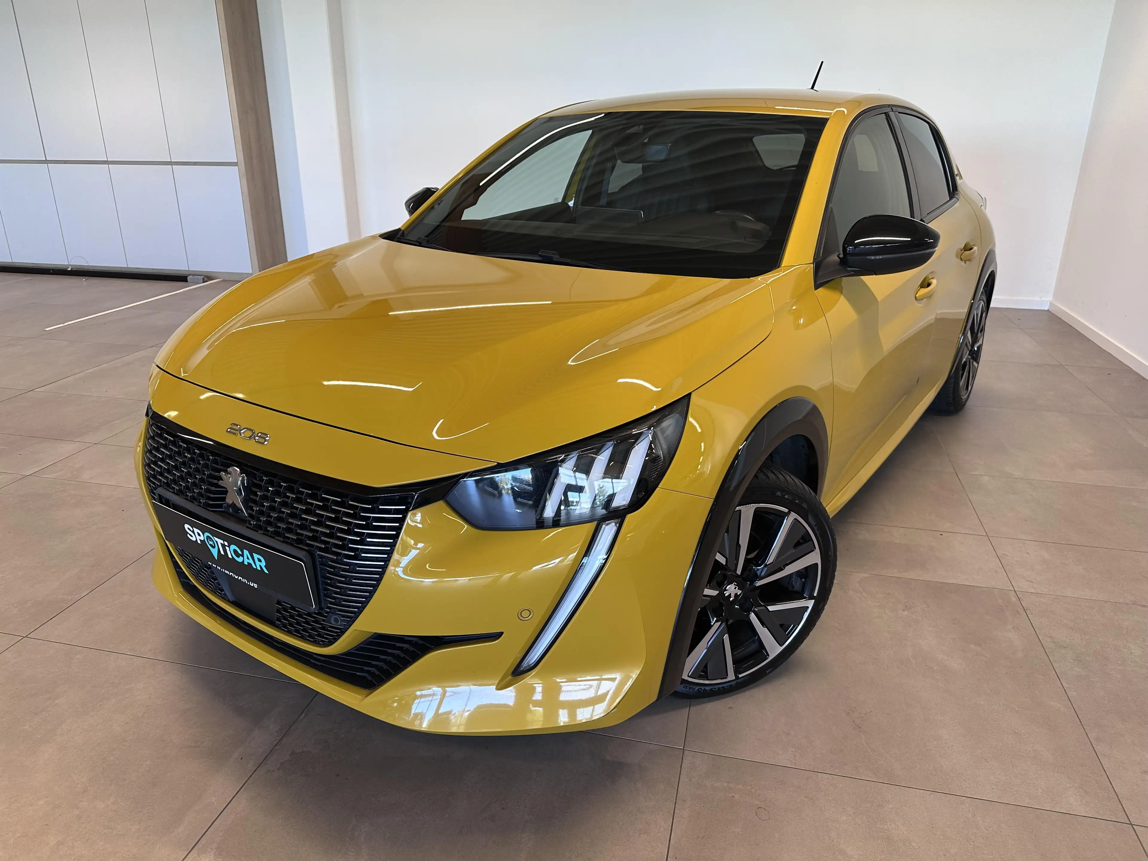 Peugeot 208 GT LINE 1.2 BENZINE 100 MAN 6