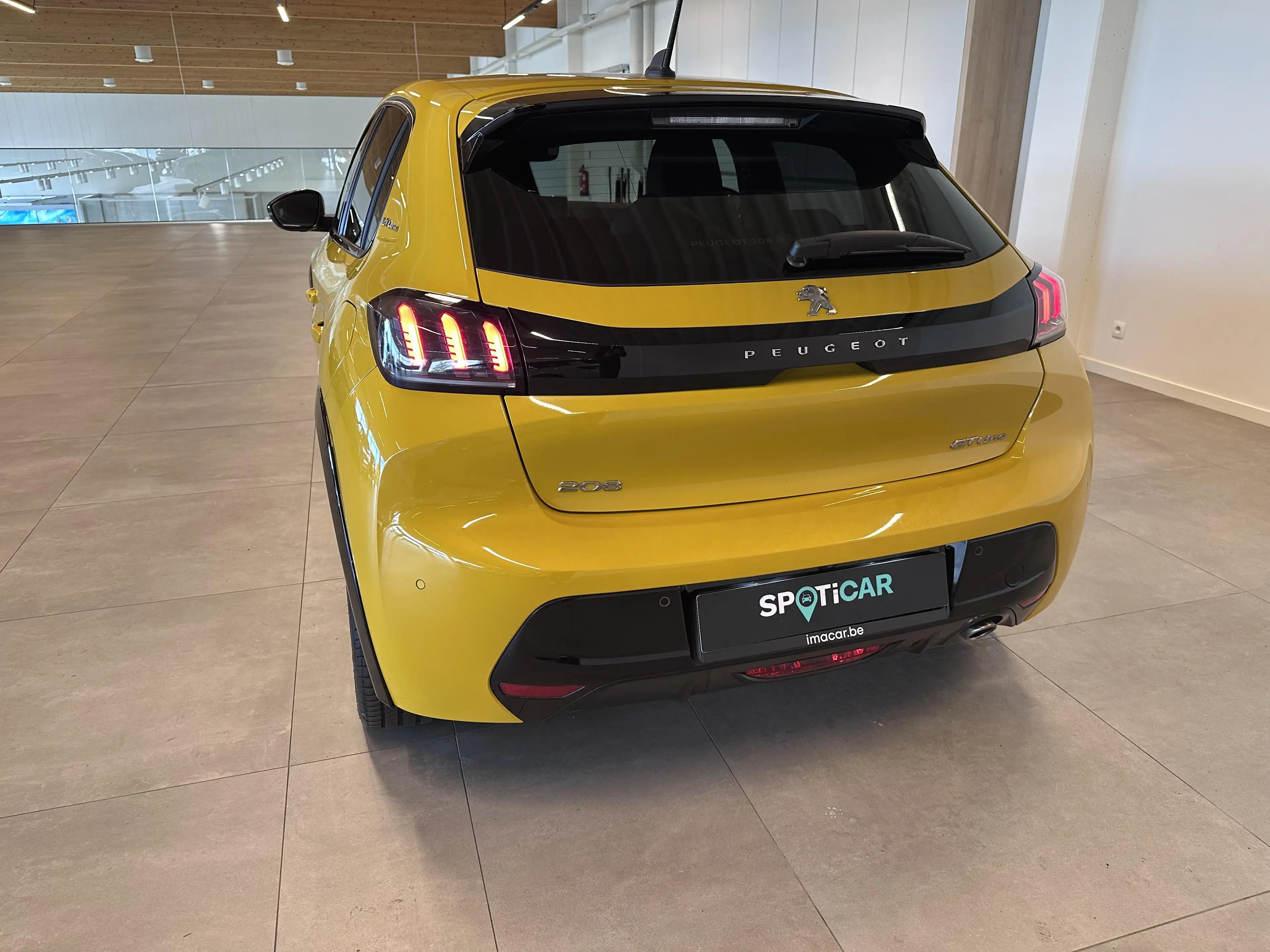 Peugeot 208 GT LINE 1.2 BENZINE 100 MAN 6 — photo 3