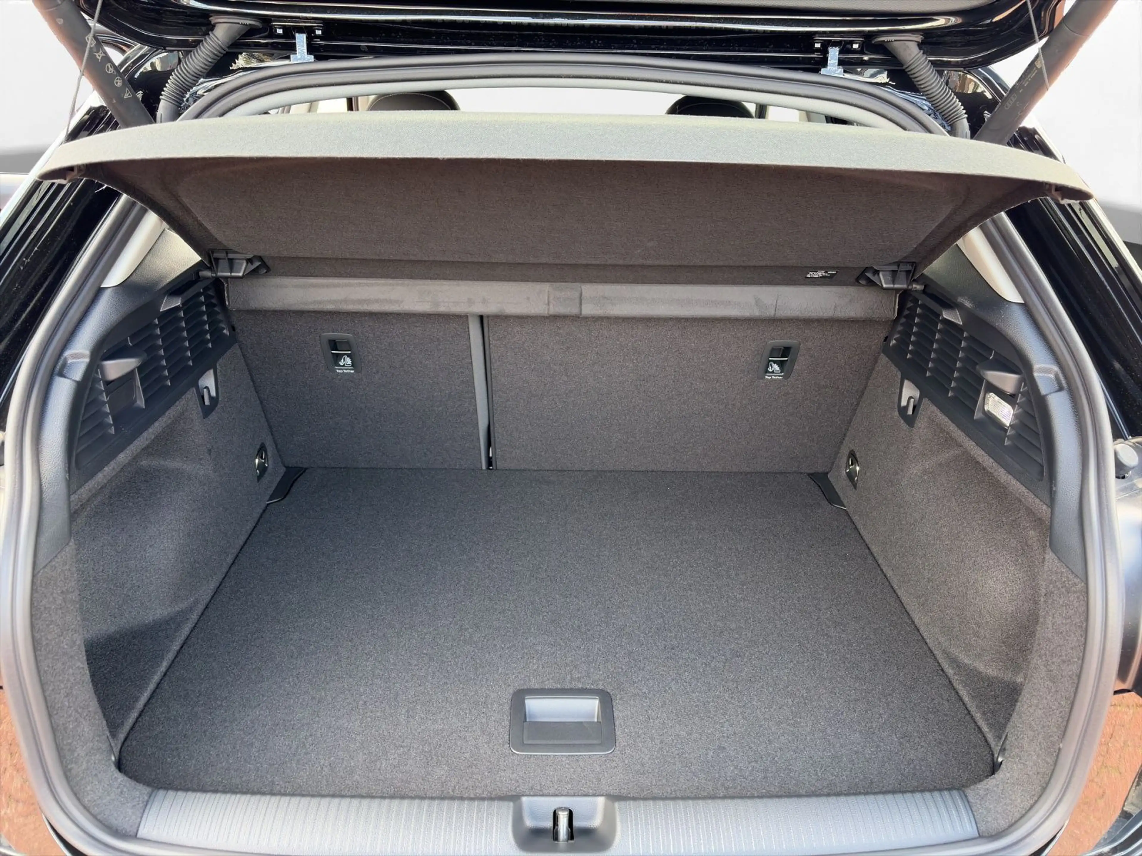 Audi Q2 35 TFSI S-LINE COMP+KAMERA+CARPLAY+MATRIX+ — photo 10