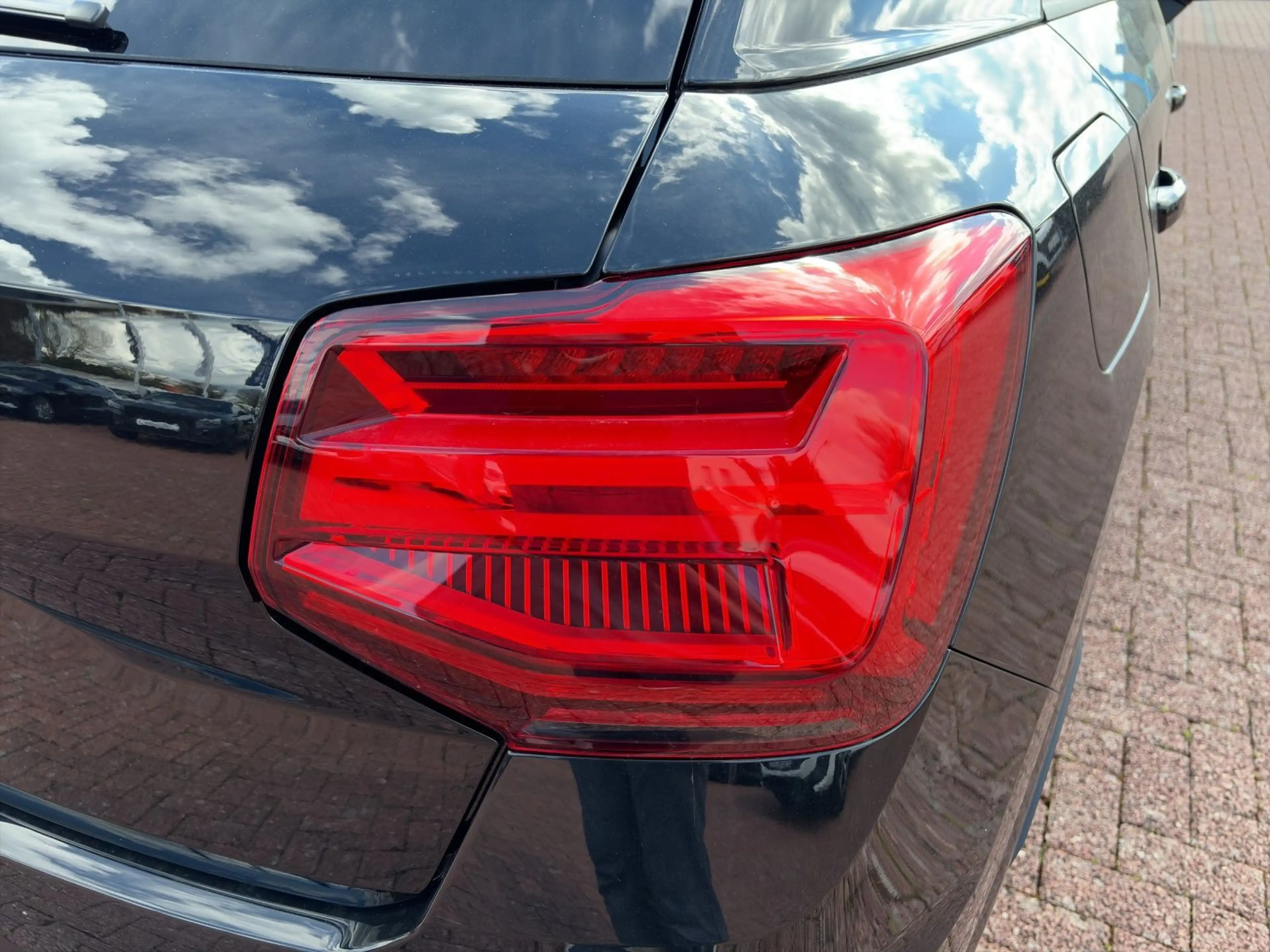 Audi Q2 35 TFSI S-LINE COMP+KAMERA+CARPLAY+MATRIX+ — photo 22