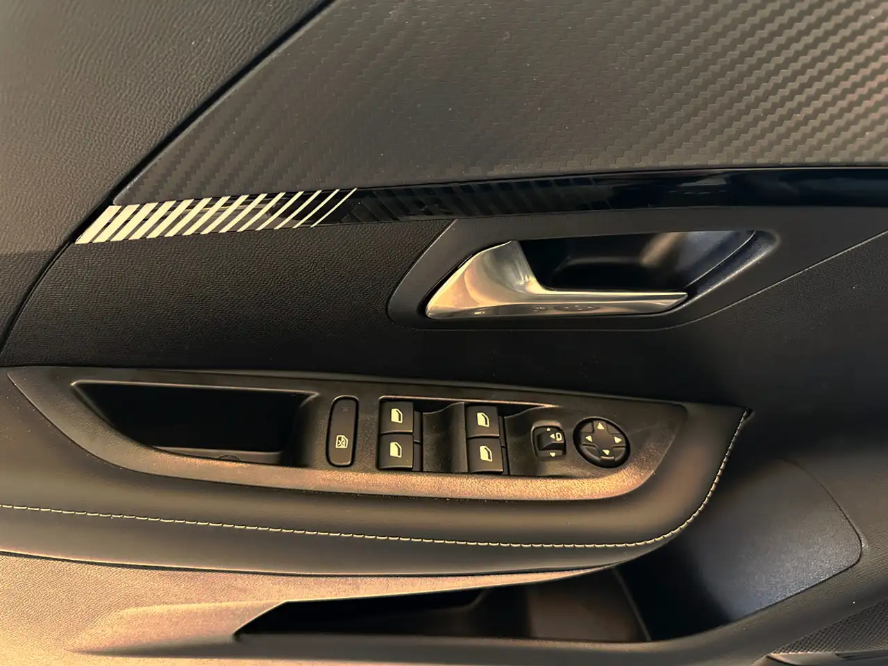Peugeot 208 2026 — фото 15