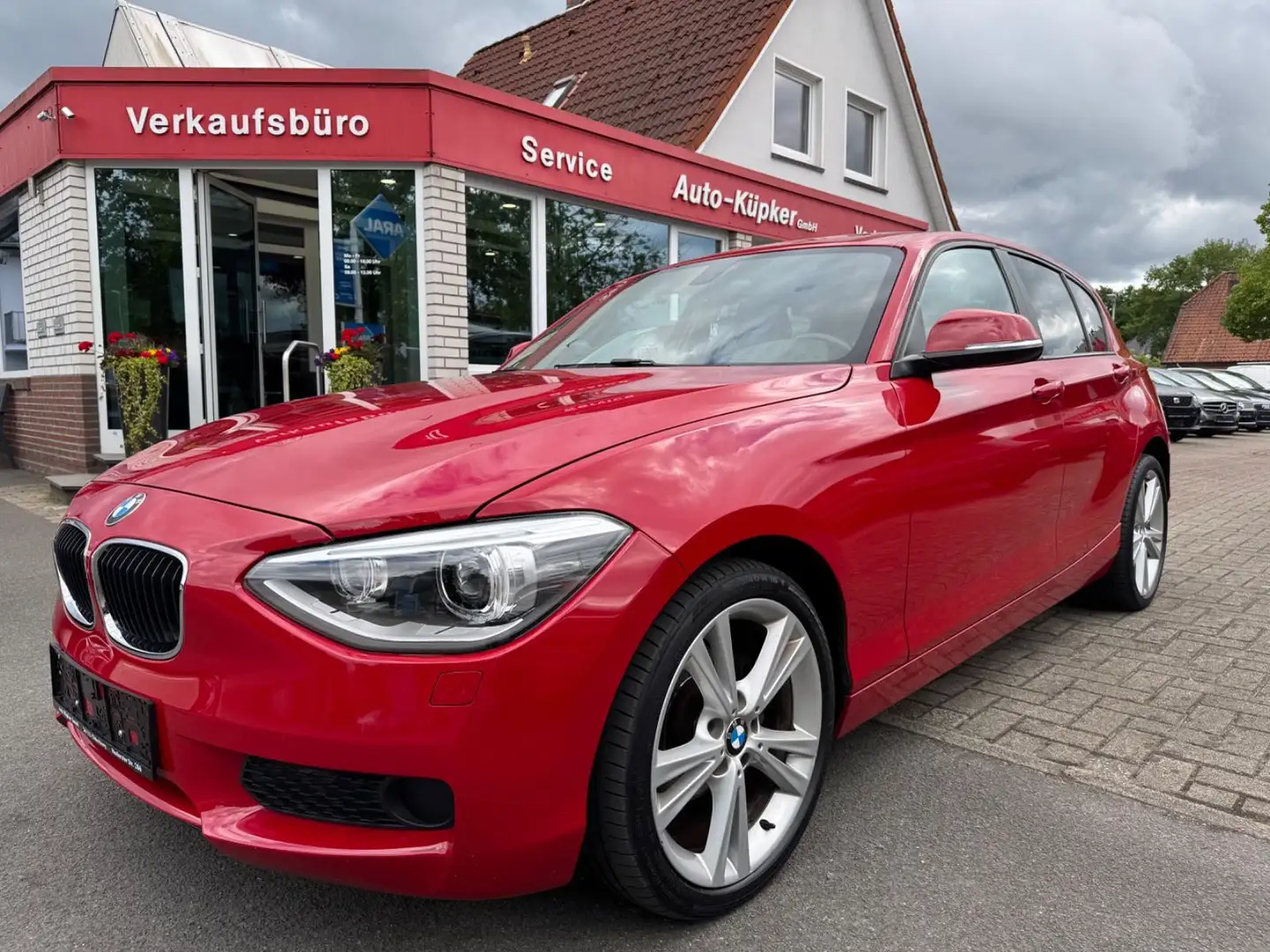 BMW 116 i 5.trg SHZ BT PDC NAVI Červená - 1