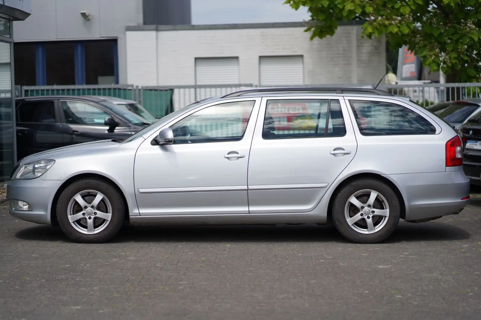 Skoda Octavia Combi Ambiente Klima Steuerkette NEU Silber - 2