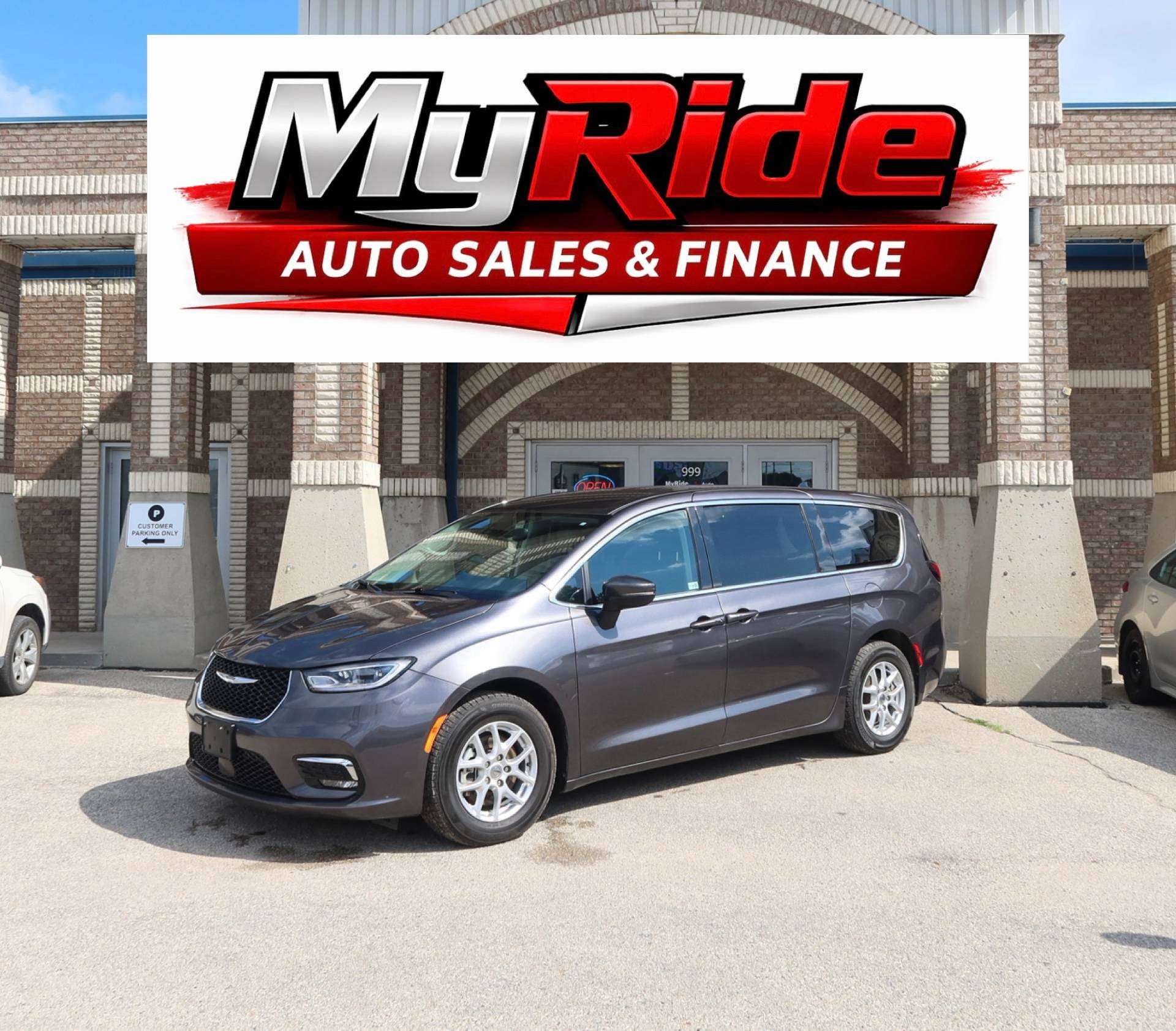 2023 Chrysler Pacifica Touring L