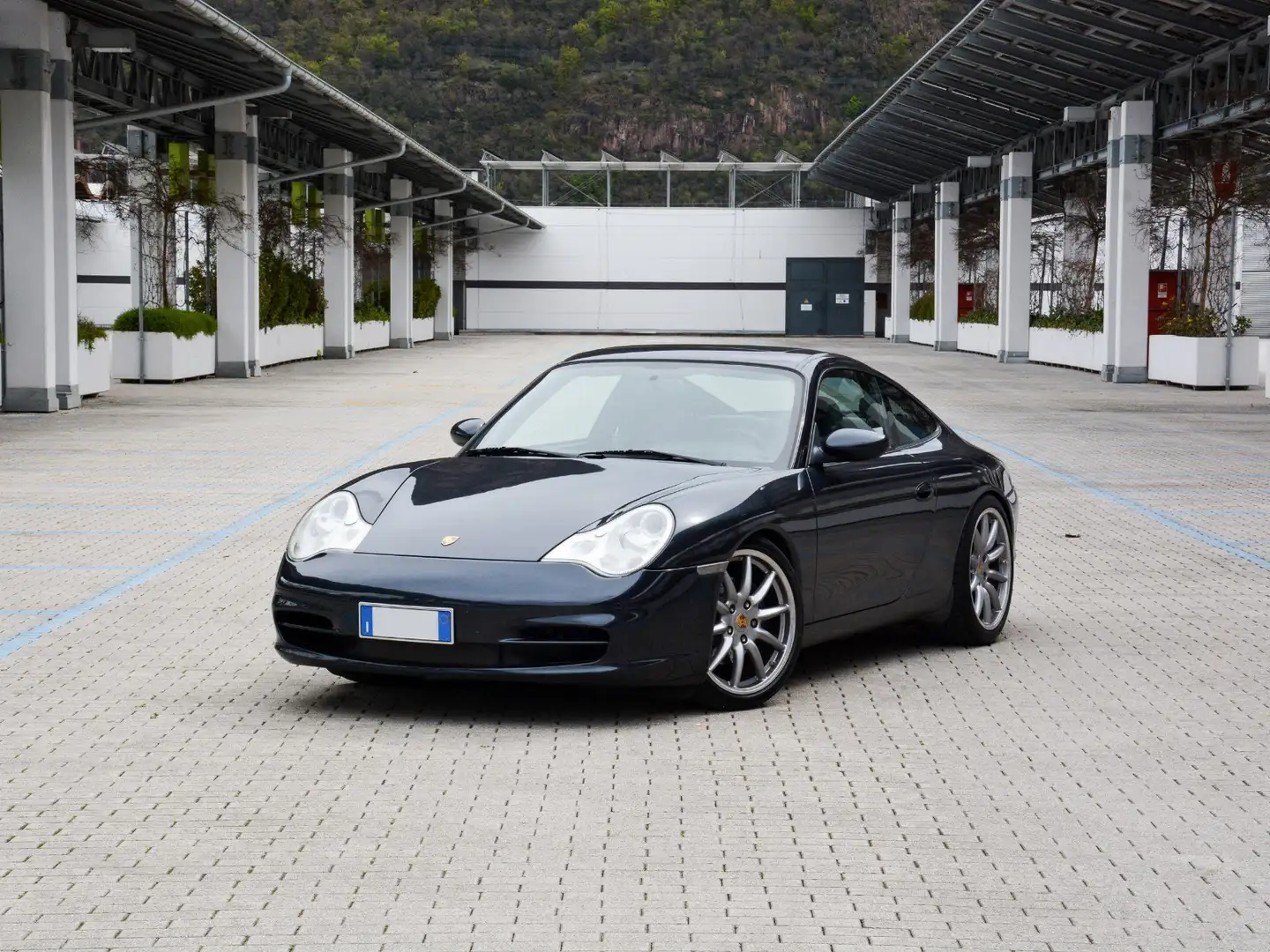 Porsche 996 911 Carrera - 1