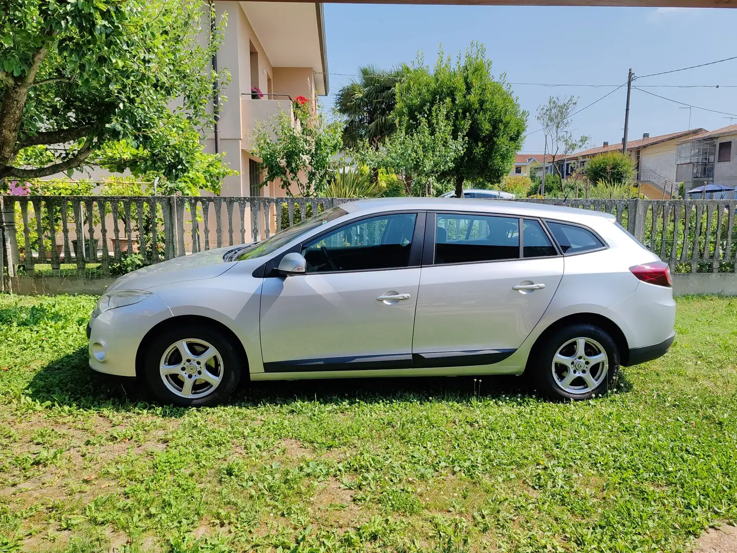 Renault Megane SporTour 1.5 dci Perfetta di tutto - 2