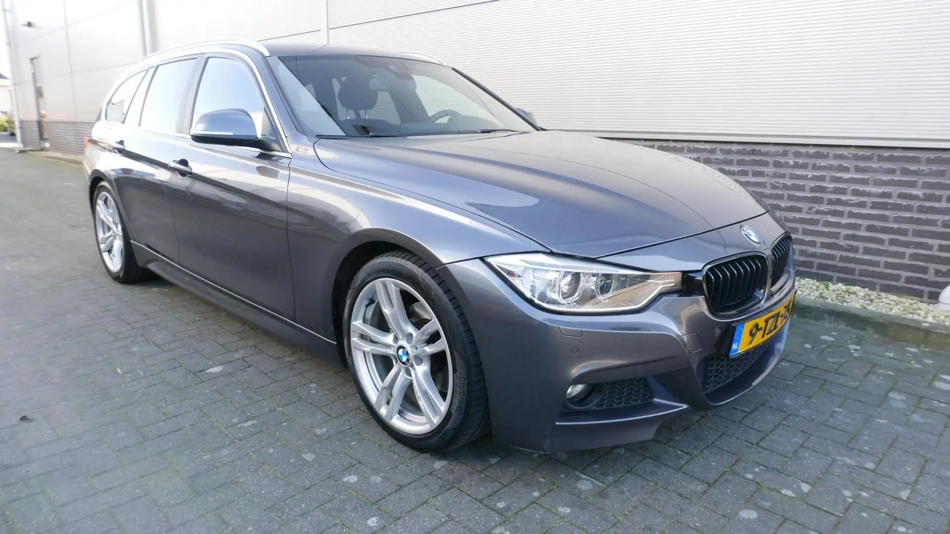 BMW 318 3-serie 318d High Executive AUT M PAKKET Grijs - 1