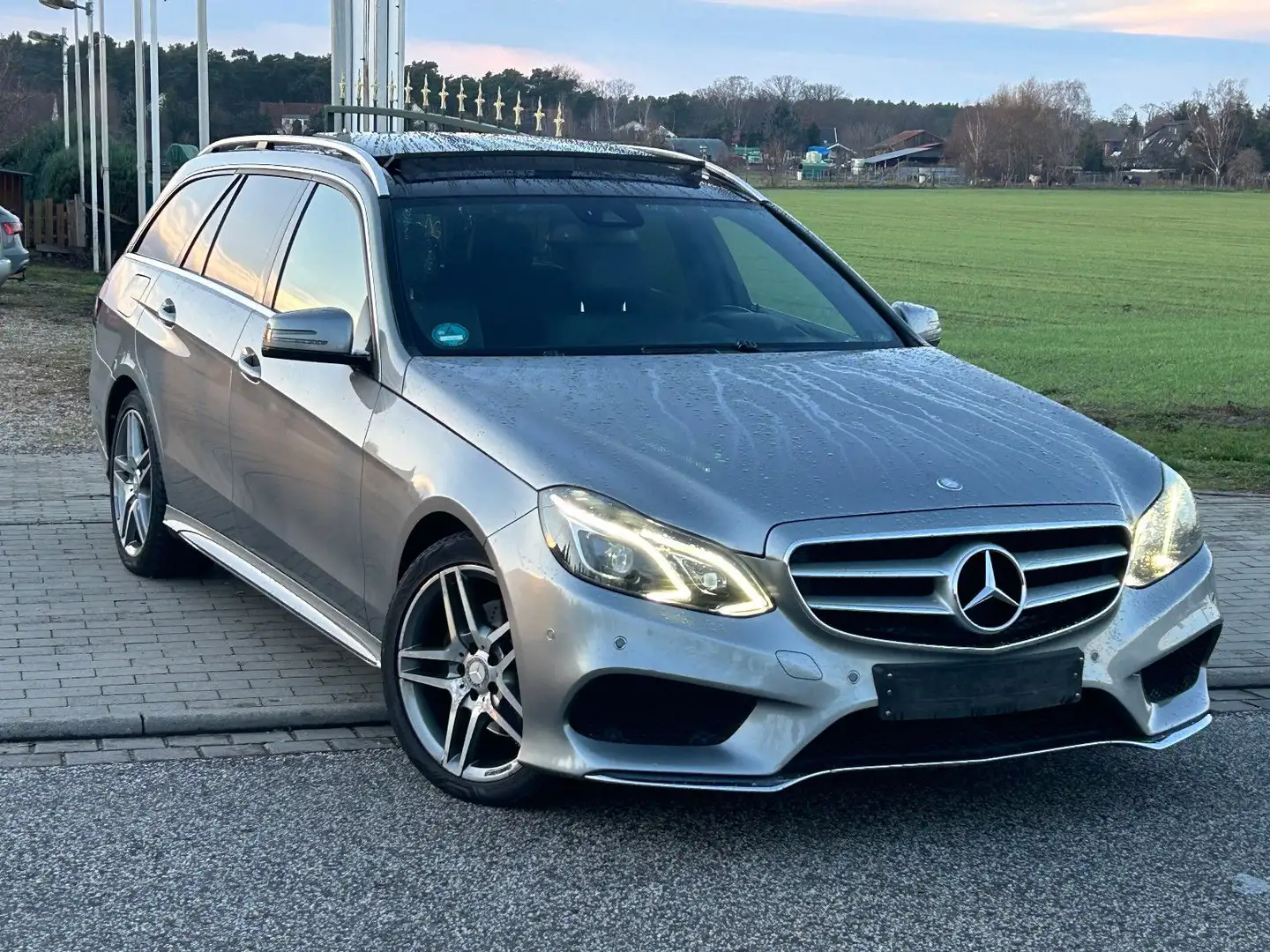 Mercedes-Benz E 250 CDI 4Matic T AMG Panorama Comand Silber - 2
