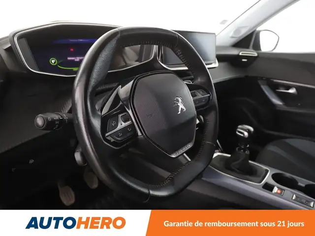 Peugeot 2008 view 11
