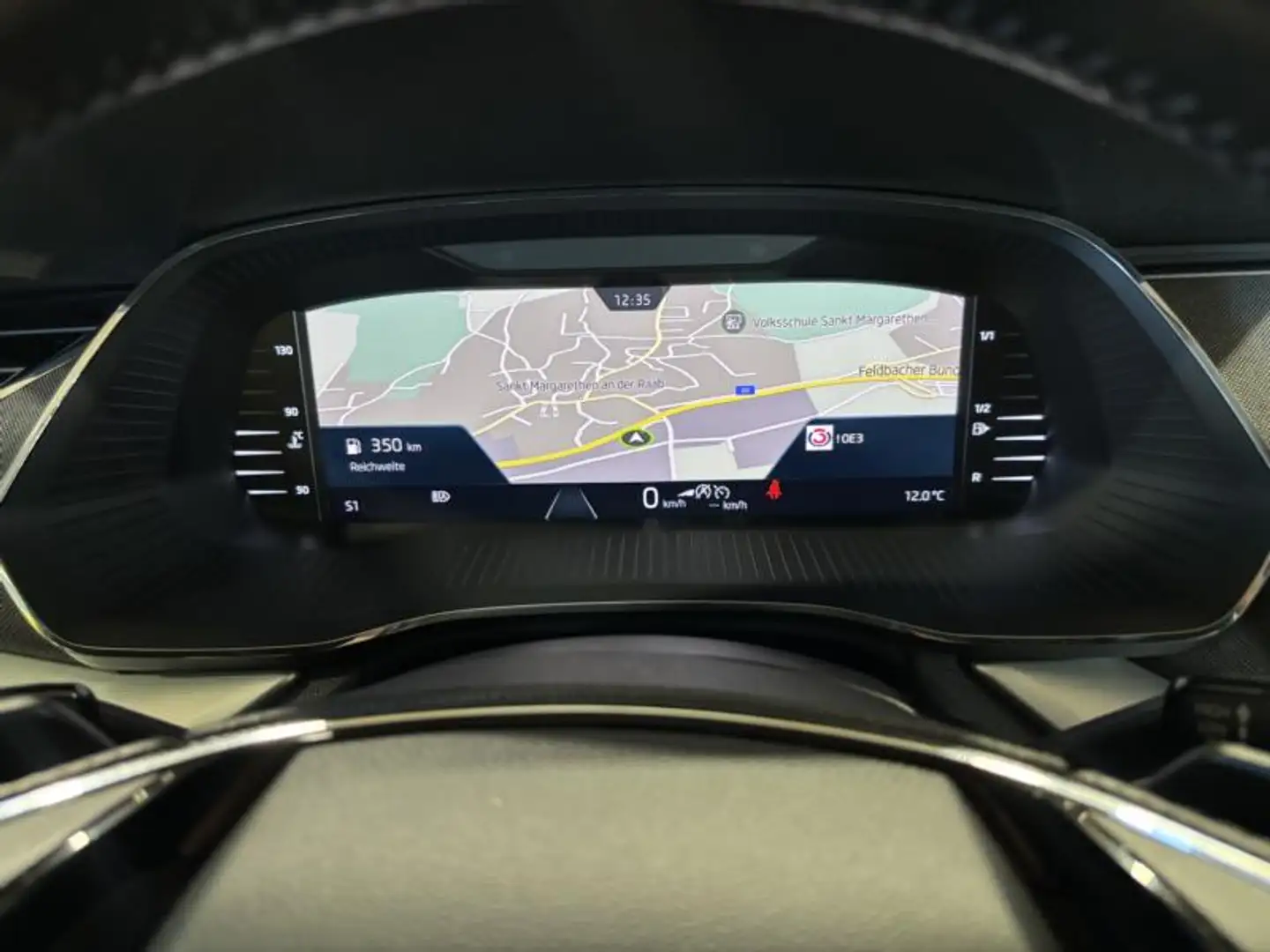 Skoda Octavia 2,0TDI DSG VIRTUAL COCKPIT MATRIX BEAM 3-SPEICHENSPORTLENKRAD ABGEFALCHT UND BEHEIZBAR ANHÄNGEKUPPLUNG Weiß - 2