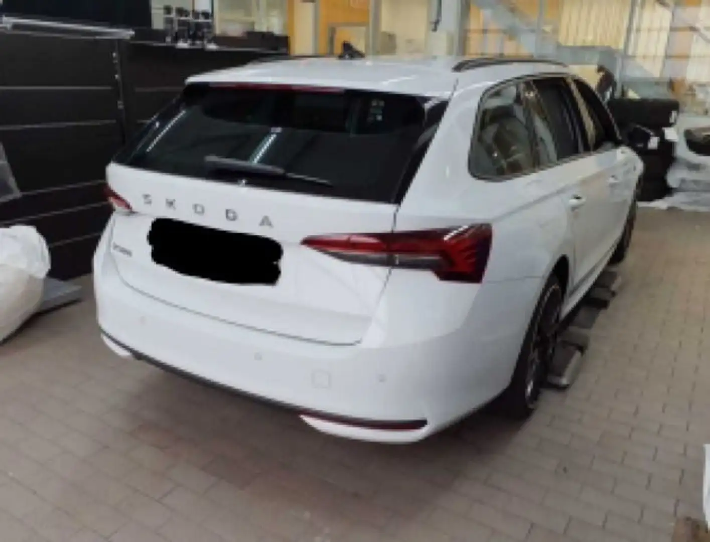 Skoda Octavia Combi Tour *PDC*KAM*KLIMA*NAV*LED*SHZ* Weiß - 2