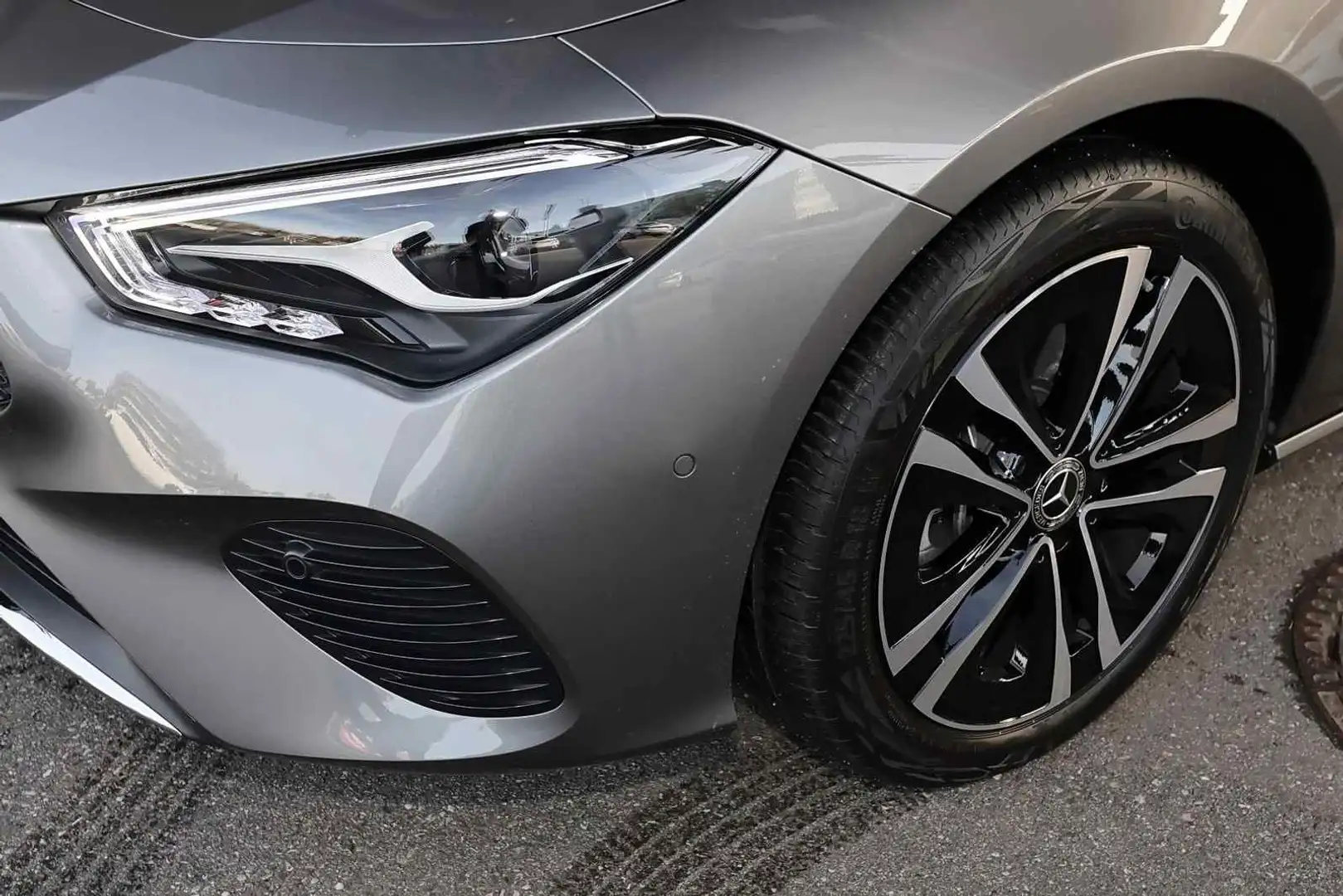 Mercedes-Benz CLA 180 DISTRONIC+TOTWINKEL+360° Grau - 2