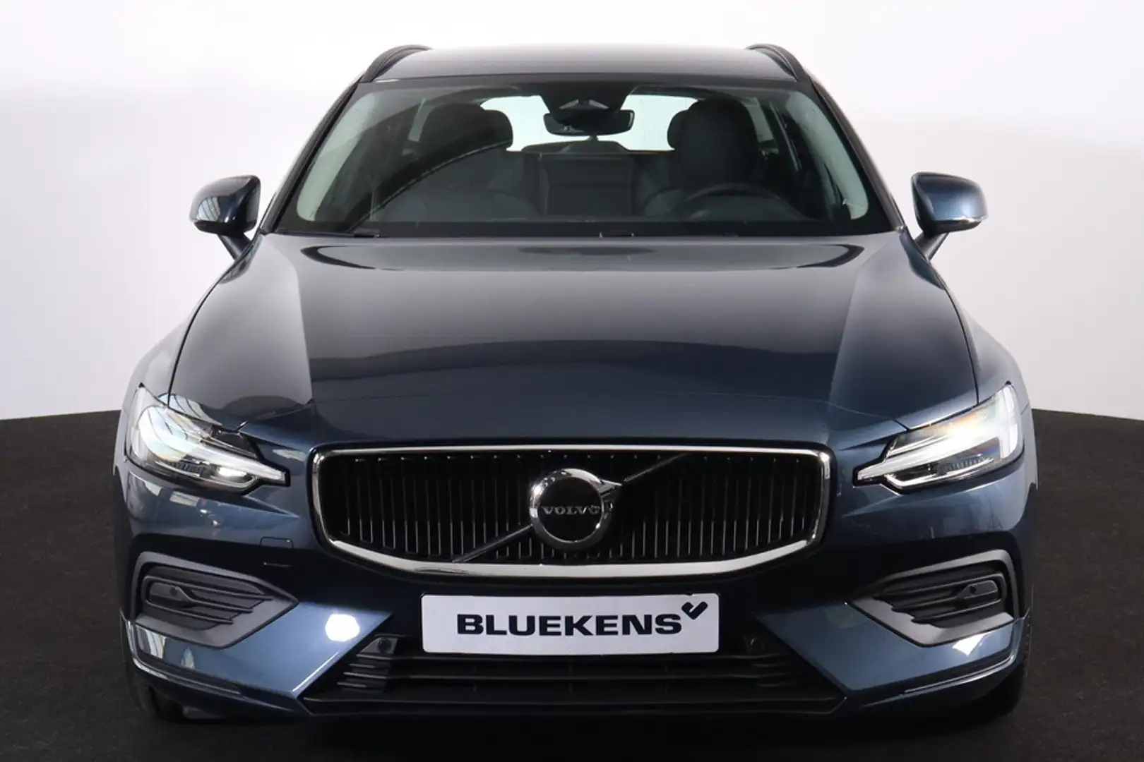 Volvo V60 B4 Essential - IntelliSafe Assist & Surround - Par Blauw - 2