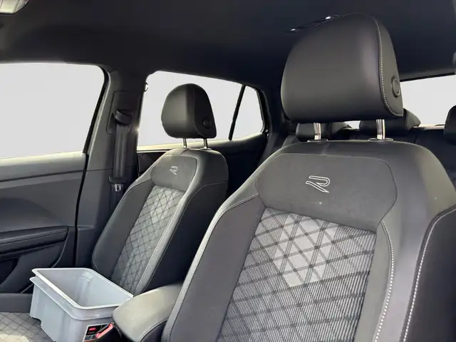 Volkswagen T-Cross view 9