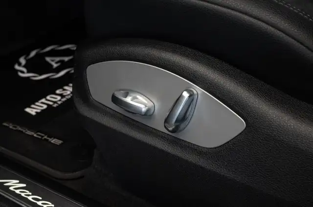 Porsche Macan view 25