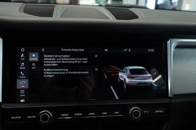 Porsche Macan view 20