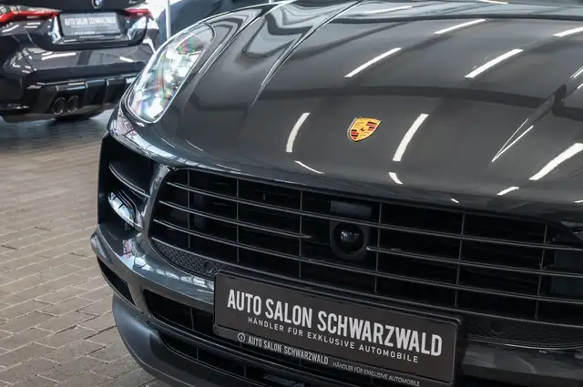 Porsche Macan view 10