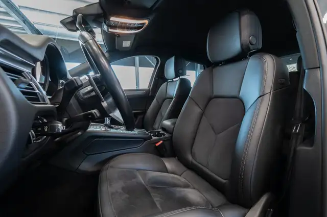 Porsche Macan view 13