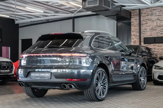 Porsche Macan view 7
