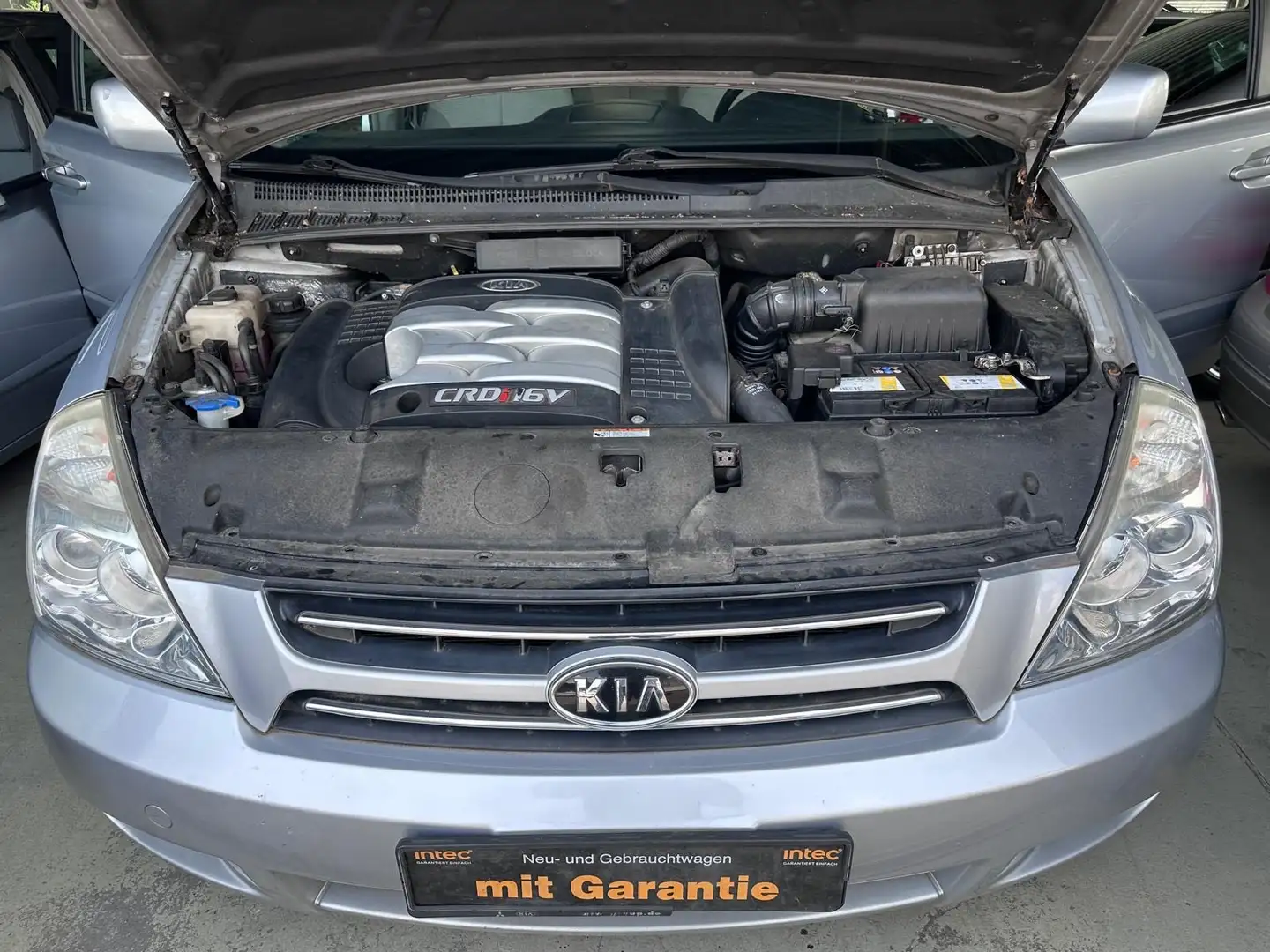 Kia Carnival 2.9 CRDi VGT EX Basis Grau - 2