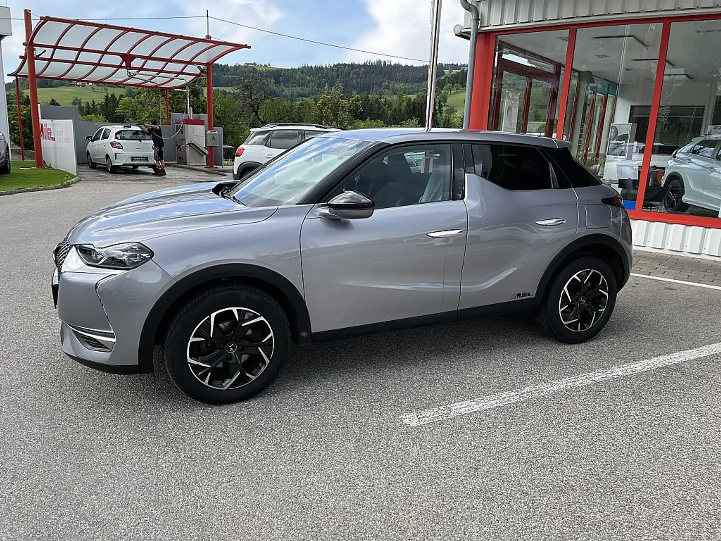 DS Automobiles DS 3 DS3 Crossback BlueHDI 100 S&S Manuell So Chic Silber - 2
