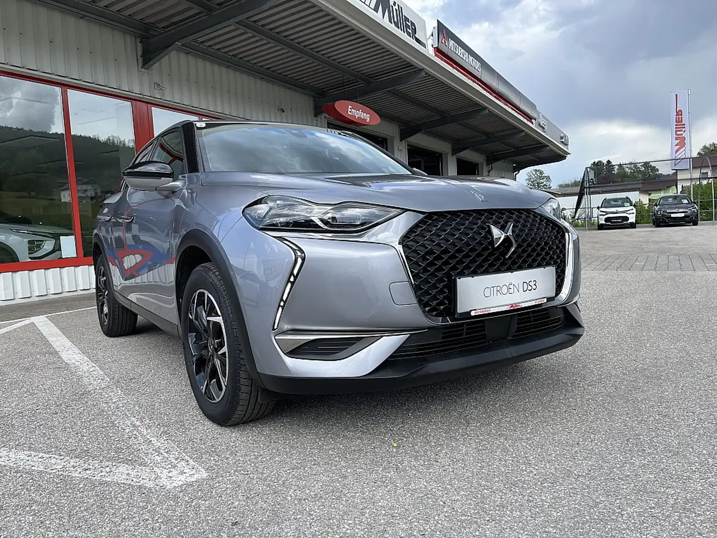 DS Automobiles DS 3 DS3 Crossback BlueHDI 100 S&S Manuell So Chic Argent - 1