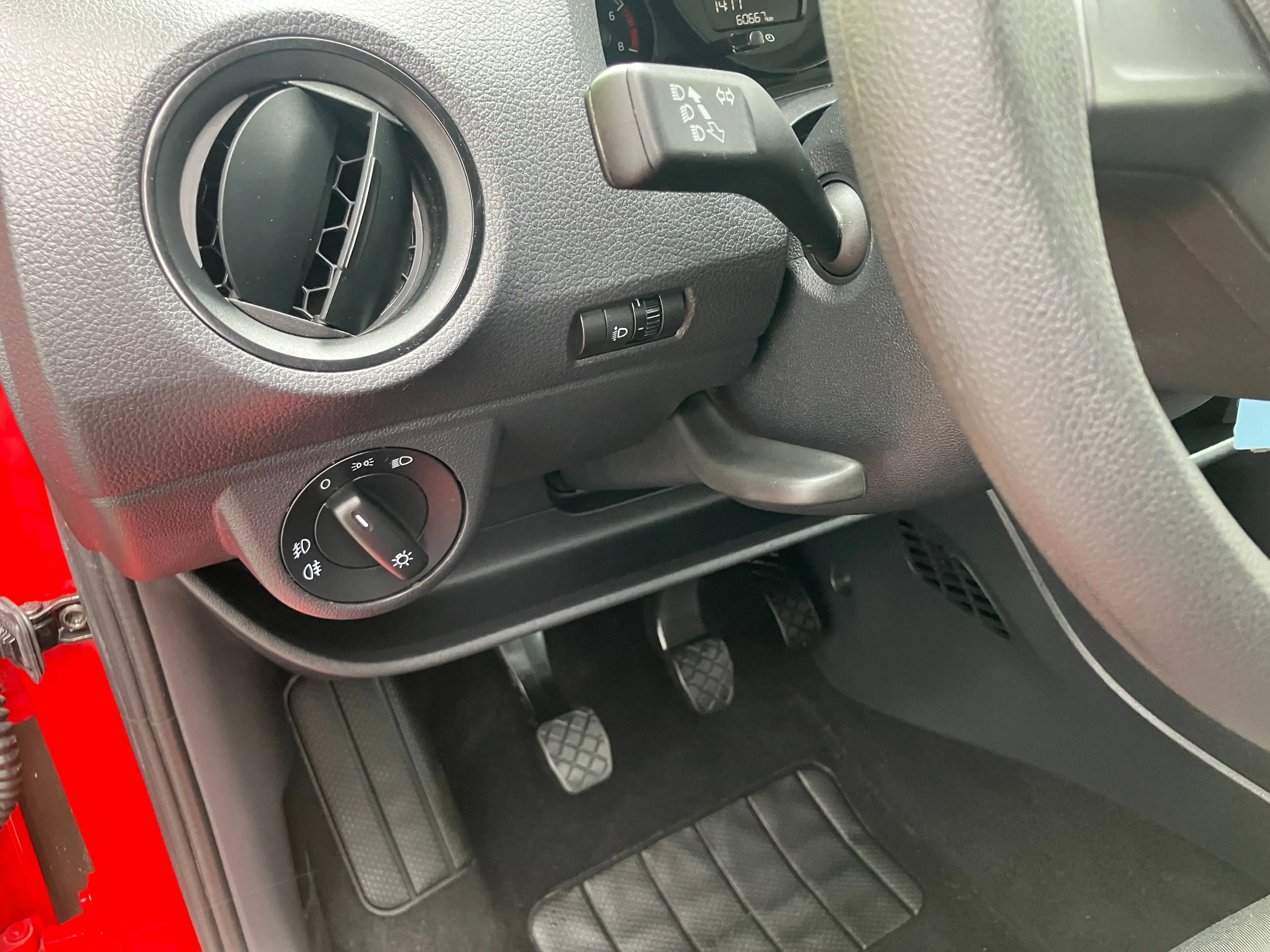Skoda Citigo Active *1.HAND+TZ*KLIMAANLAGE*DAB+*ALUFELGEN*5 TÜREN* TOP GEPFLEGT — photo 7