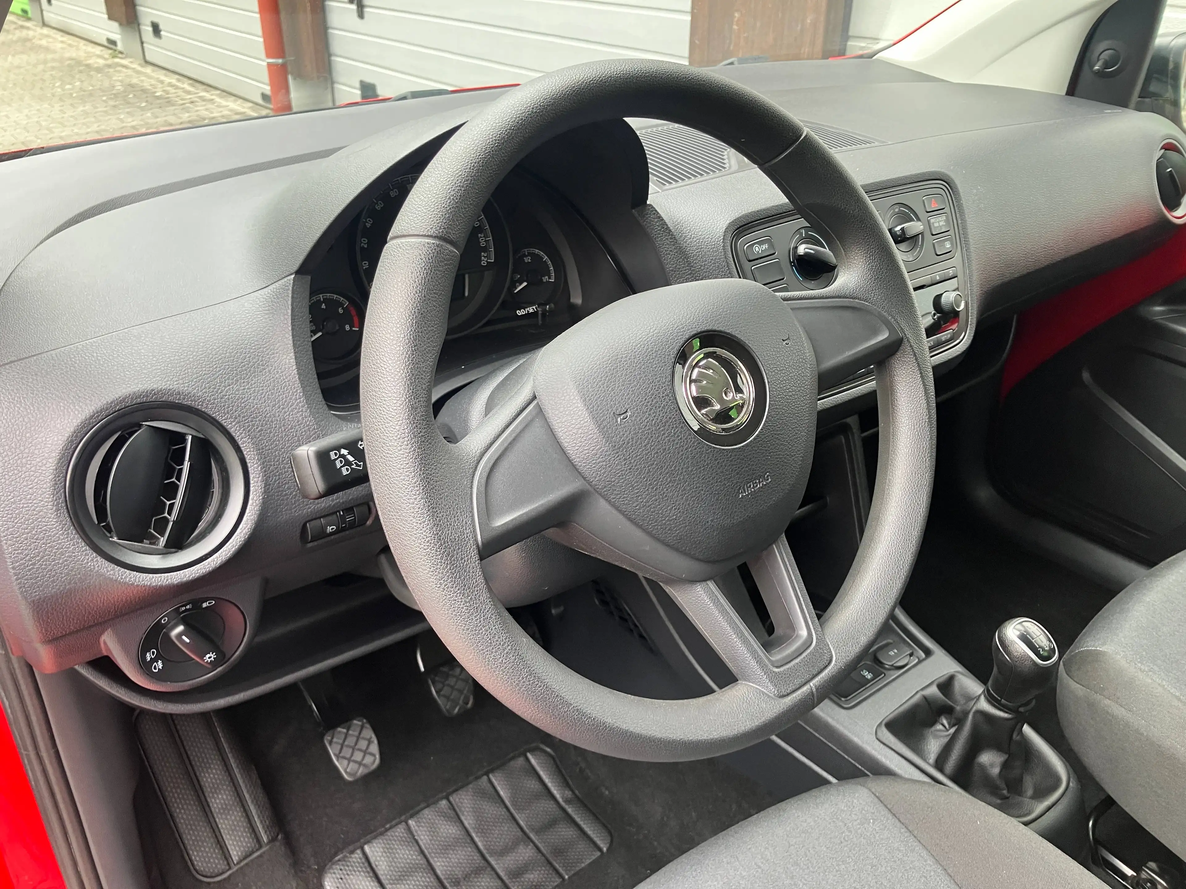Skoda Citigo Active *1.HAND+TZ*KLIMAANLAGE*DAB+*ALUFELGEN*5 TÜREN* TOP GEPFLEGT — photo 8
