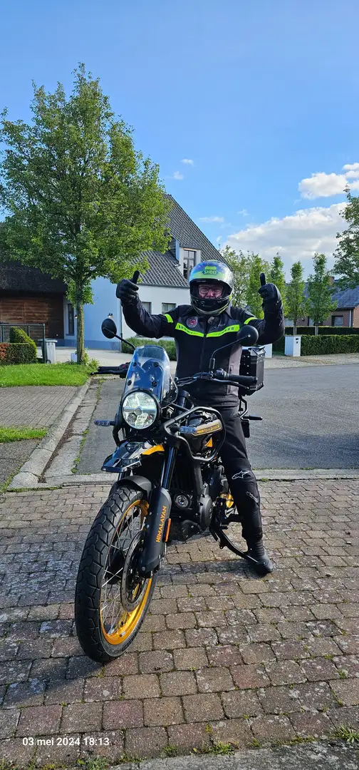 Royal Enfield Himalayan 452 Amarillo - 1