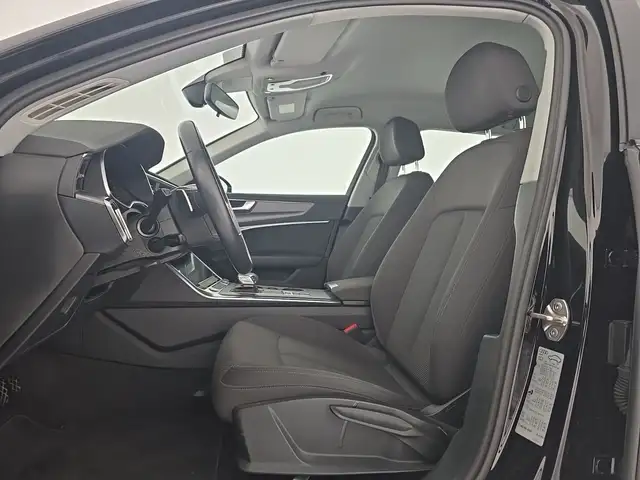 Audi A6 Avant view 9