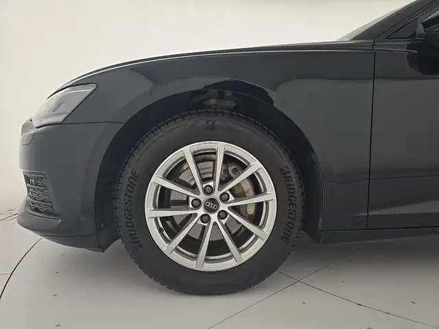 Audi A6 Avant view 8