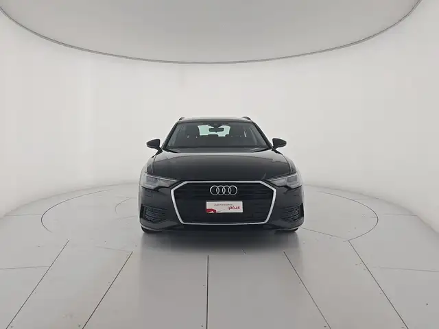 Audi A6 Avant view 7