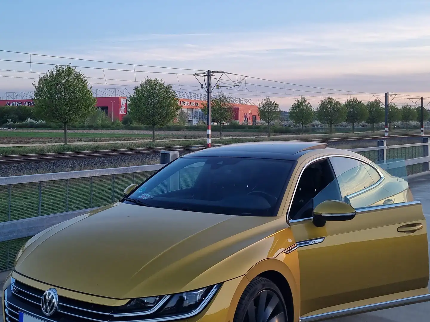 Volkswagen Arteon Arteon 2.0 TSI 4Motion DSG R-Line Żółty - 1